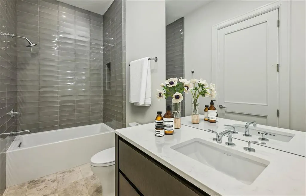 1301 Peachtree Street Ne Unit 4l, Atlanta, Georgia 30309, 3 Bedrooms Bedrooms, ,3 BathroomsBathrooms,Residential,For Sale,1301 Peachtree Street Ne Unit 4l,7600680