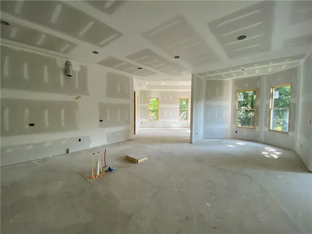 5915 Brookgreen Road, Sandy Springs, Georgia 30328, 5 Bedrooms Bedrooms, ,5 BathroomsBathrooms,Residential,Sold,5915 Brookgreen Road,6813604