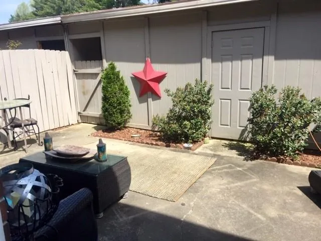 270 Winding River Drive Unit D, Sandy Springs, Georgia 30350, 2 Bedrooms Bedrooms, ,2 BathroomsBathrooms,Residential,Sold,270 Winding River Drive Unit D,6538069