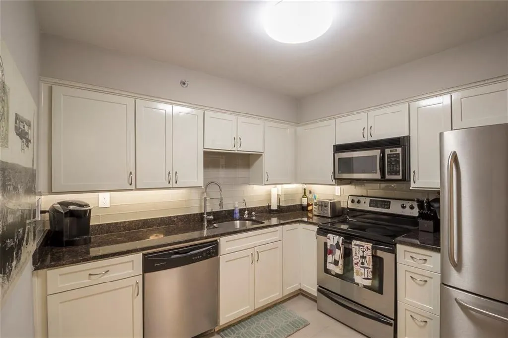 2870 Pharr Court South Nw Unit 2510, Atlanta, Georgia 30305, 2 Bedrooms Bedrooms, ,2 BathroomsBathrooms,Residential,Sold,2870 Pharr Court South Nw Unit 2510,5771823