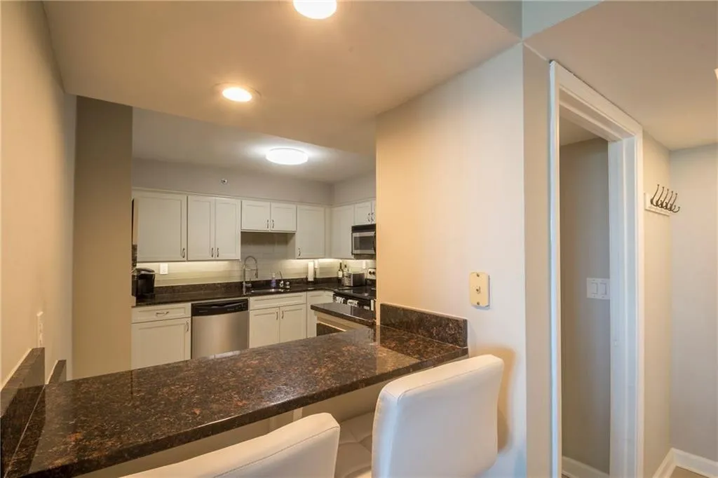 2870 Pharr Court South Nw Unit 2510, Atlanta, Georgia 30305, 2 Bedrooms Bedrooms, ,2 BathroomsBathrooms,Residential,Sold,2870 Pharr Court South Nw Unit 2510,5771823