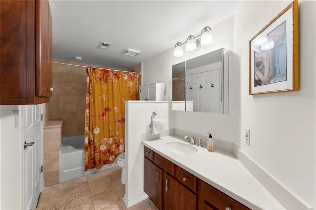 275 13th Street Ne Unit 502, Atlanta, Georgia 30309, 2 Bedrooms Bedrooms, ,1 BathroomBathrooms,Residential,For Sale,275 13th Street Ne Unit 502,7617136