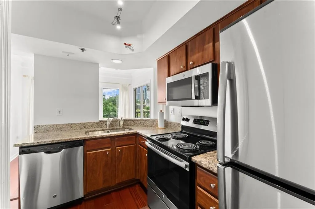 275 13th Street Ne Unit 502, Atlanta, Georgia 30309, 2 Bedrooms Bedrooms, ,1 BathroomBathrooms,Residential,For Sale,275 13th Street Ne Unit 502,7617136