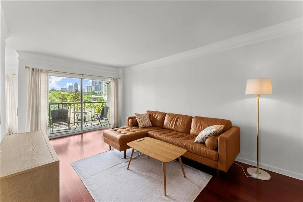 275 13th Street Ne Unit 502, Atlanta, Georgia 30309, 2 Bedrooms Bedrooms, ,1 BathroomBathrooms,Residential,For Sale,275 13th Street Ne Unit 502,7617136