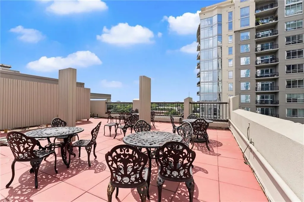 275 13th Street Ne Unit 502, Atlanta, Georgia 30309, 2 Bedrooms Bedrooms, ,1 BathroomBathrooms,Residential,For Sale,275 13th Street Ne Unit 502,7617136
