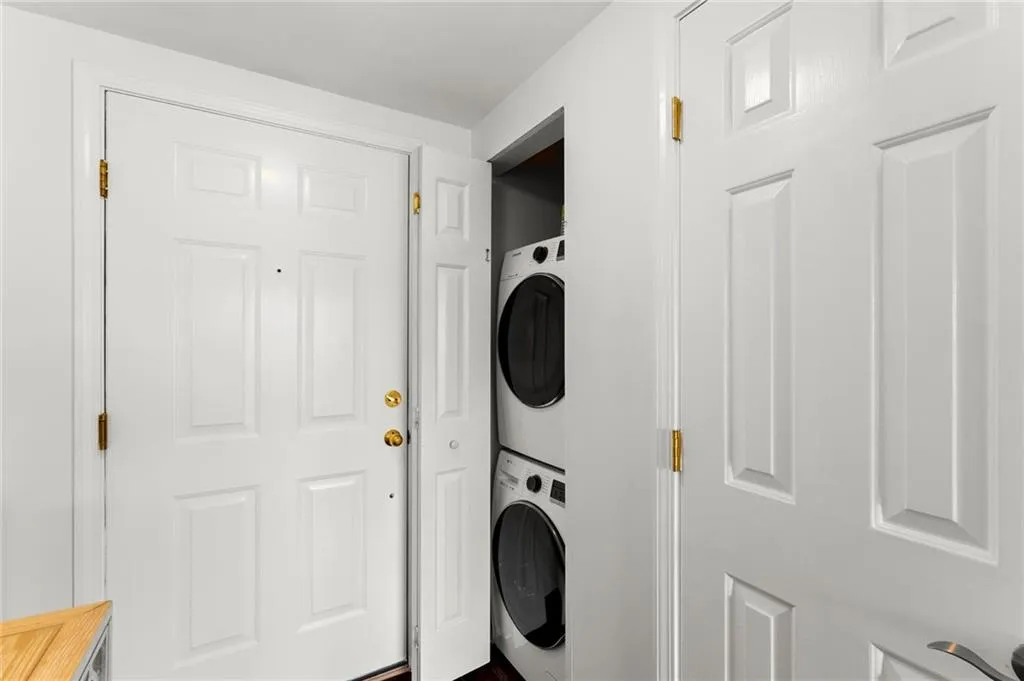 275 13th Street Ne Unit 502, Atlanta, Georgia 30309, 2 Bedrooms Bedrooms, ,1 BathroomBathrooms,Residential,For Sale,275 13th Street Ne Unit 502,7617136