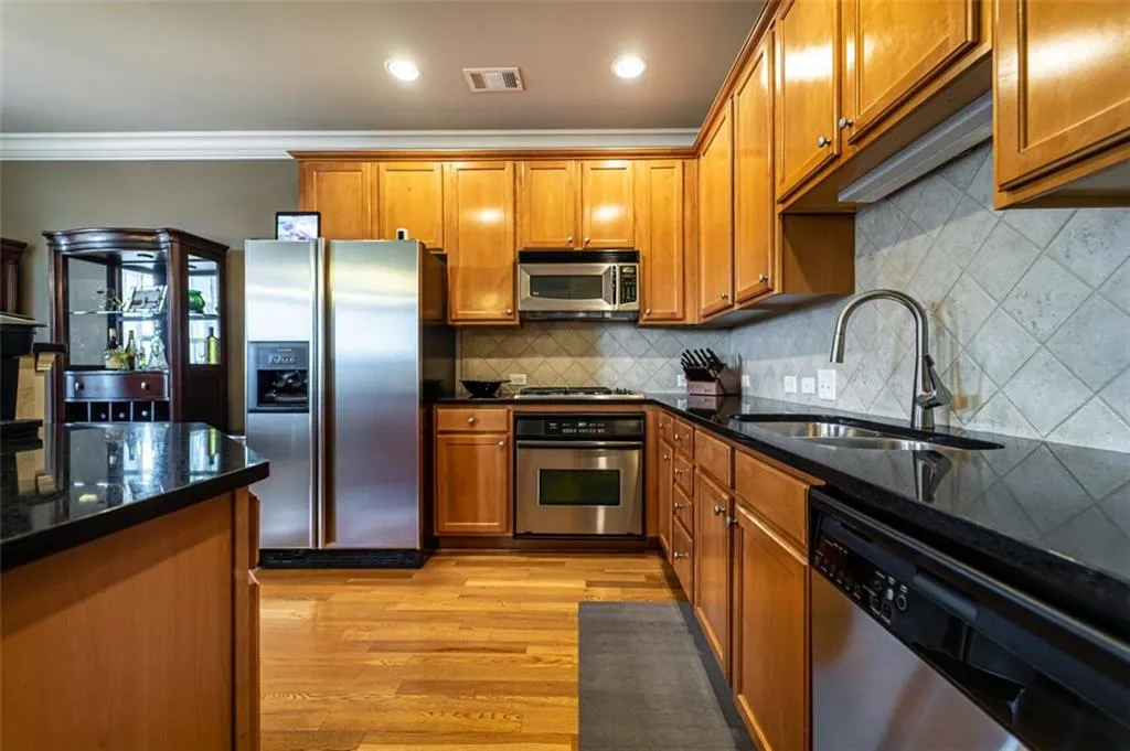 224 Le Gran View, Atlanta, Georgia 30328, 3 Bedrooms Bedrooms, ,2 BathroomsBathrooms,Residential,Sold,224 Le Gran View,6945803