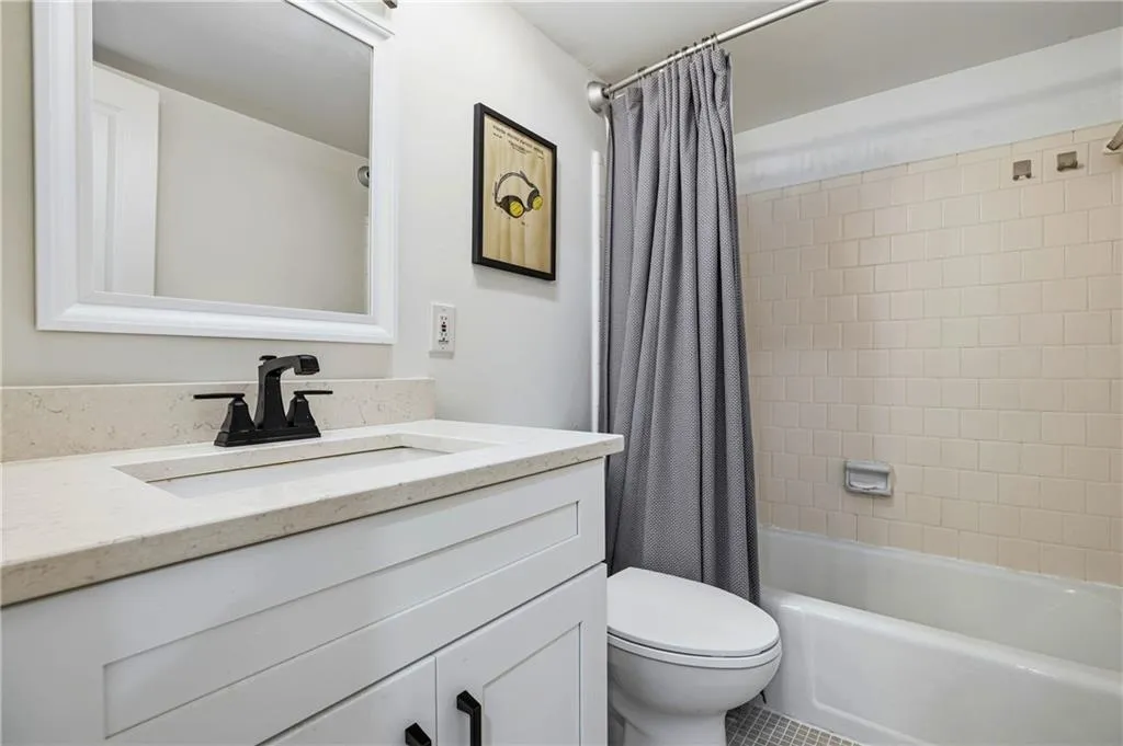 68 Monet Court Nw, Atlanta, Georgia 30327, 2 Bedrooms Bedrooms, 0 ,2 BathroomsBathrooms,Residential,For Sale,68 Monet Court Nw,7845117