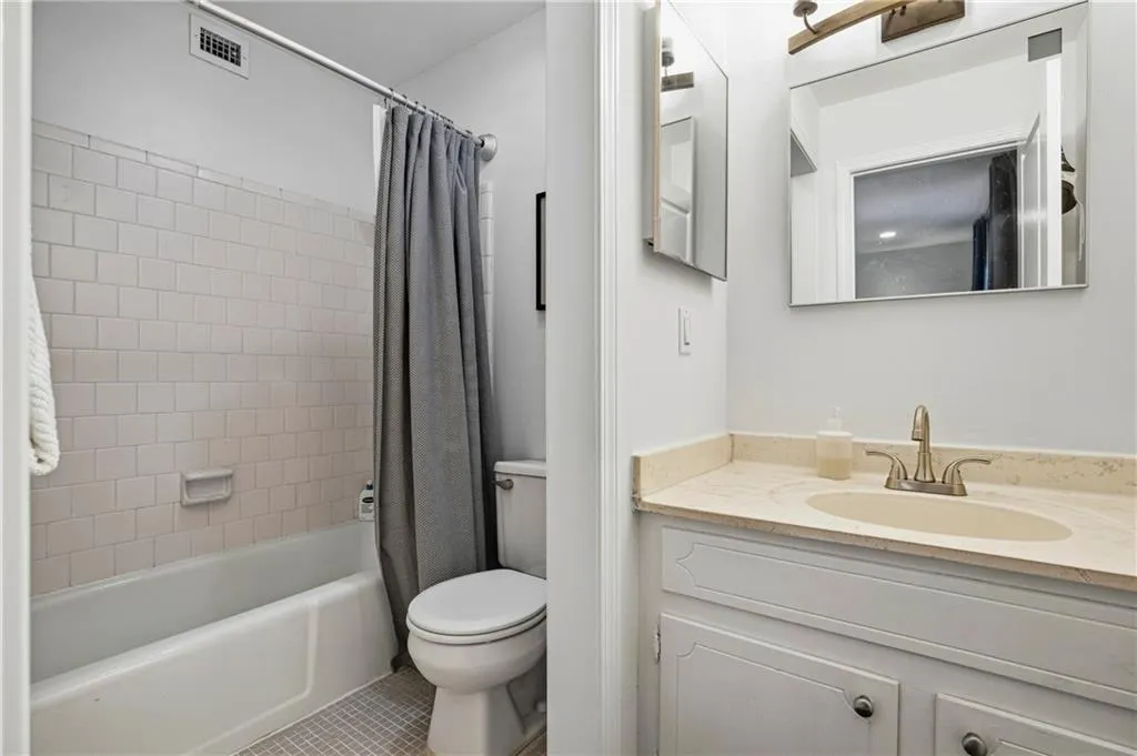 68 Monet Court Nw, Atlanta, Georgia 30327, 2 Bedrooms Bedrooms, 0 ,2 BathroomsBathrooms,Residential,For Sale,68 Monet Court Nw,7845117
