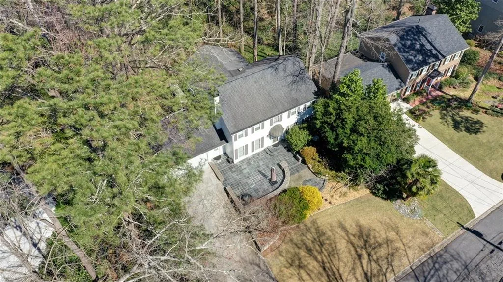 565 Tanacrest Circle, Sandy Springs, Georgia 30328, 5 Bedrooms Bedrooms, ,3 BathroomsBathrooms,Residential,Sold,565 Tanacrest Circle,7016580