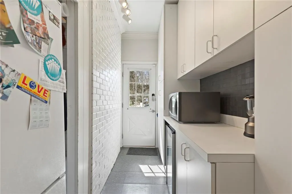 565 Tanacrest Circle, Sandy Springs, Georgia 30328, 5 Bedrooms Bedrooms, ,3 BathroomsBathrooms,Residential,Sold,565 Tanacrest Circle,7016580