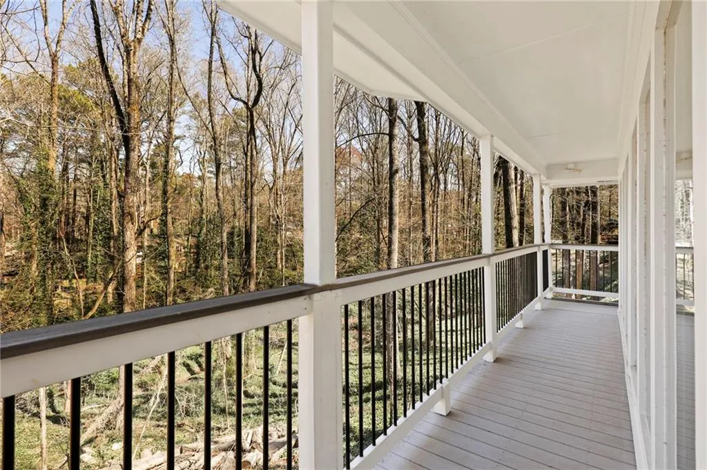 565 Tanacrest Circle, Sandy Springs, Georgia 30328, 5 Bedrooms Bedrooms, ,3 BathroomsBathrooms,Residential,Sold,565 Tanacrest Circle,7016580