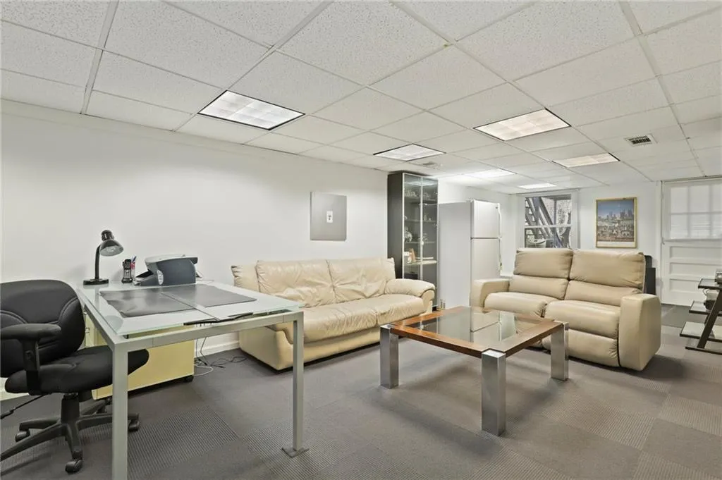 565 Tanacrest Circle, Sandy Springs, Georgia 30328, 5 Bedrooms Bedrooms, ,3 BathroomsBathrooms,Residential,Sold,565 Tanacrest Circle,7016580