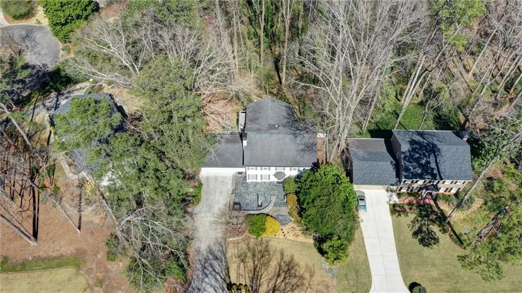 565 Tanacrest Circle, Sandy Springs, Georgia 30328, 5 Bedrooms Bedrooms, ,3 BathroomsBathrooms,Residential,Sold,565 Tanacrest Circle,7016580