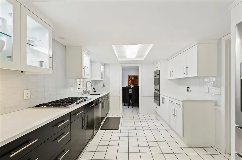 565 Tanacrest Circle, Sandy Springs, Georgia 30328, 5 Bedrooms Bedrooms, ,3 BathroomsBathrooms,Residential,Sold,565 Tanacrest Circle,7016580