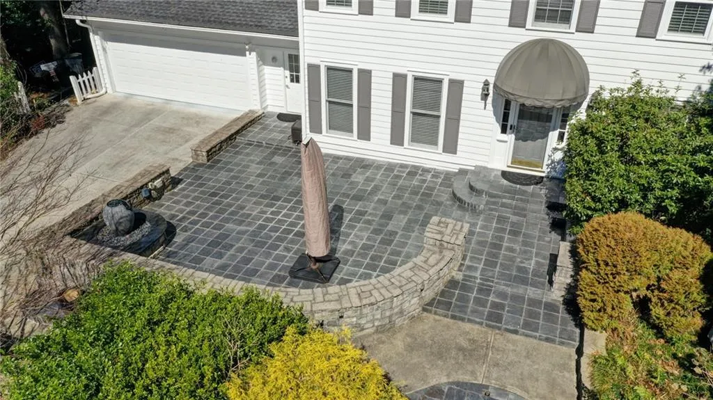 565 Tanacrest Circle, Sandy Springs, Georgia 30328, 5 Bedrooms Bedrooms, ,3 BathroomsBathrooms,Residential,Sold,565 Tanacrest Circle,7016580