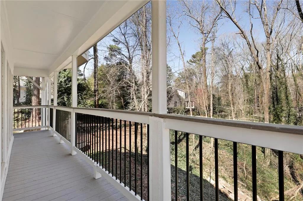 565 Tanacrest Circle, Sandy Springs, Georgia 30328, 5 Bedrooms Bedrooms, ,3 BathroomsBathrooms,Residential,Sold,565 Tanacrest Circle,7016580