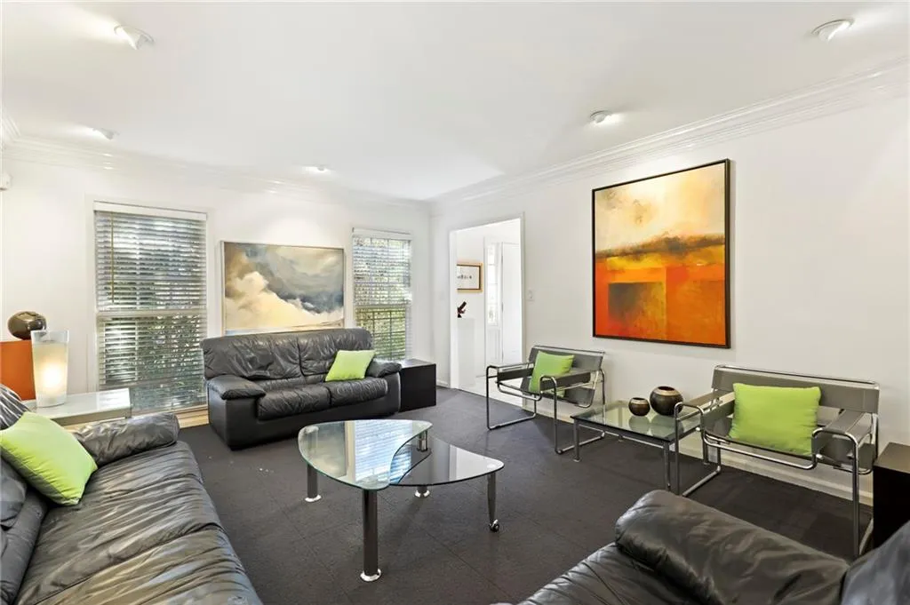 565 Tanacrest Circle, Sandy Springs, Georgia 30328, 5 Bedrooms Bedrooms, ,3 BathroomsBathrooms,Residential,Sold,565 Tanacrest Circle,7016580