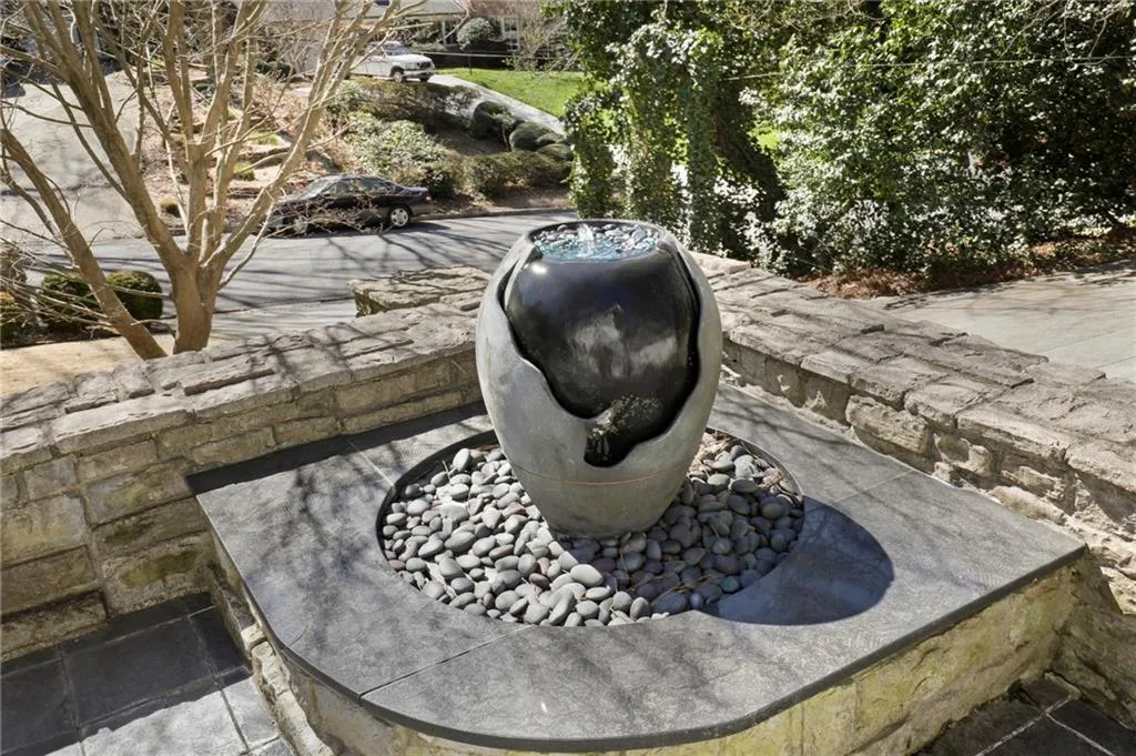 565 Tanacrest Circle, Sandy Springs, Georgia 30328, 5 Bedrooms Bedrooms, ,3 BathroomsBathrooms,Residential,Sold,565 Tanacrest Circle,7016580