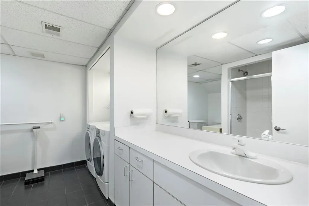 565 Tanacrest Circle, Sandy Springs, Georgia 30328, 5 Bedrooms Bedrooms, ,3 BathroomsBathrooms,Residential,Sold,565 Tanacrest Circle,7016580