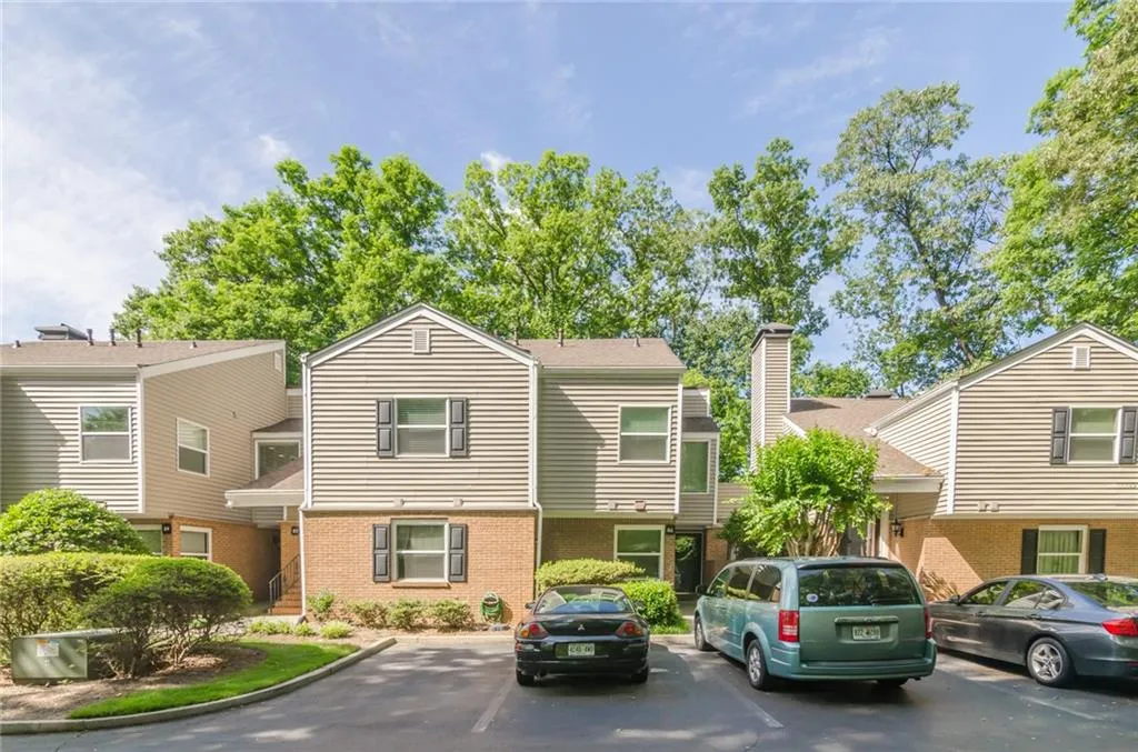 86 Dunwoody Springs Drive Unit 86, Sandy Springs, Georgia 30328, 3 Bedrooms Bedrooms, ,2 BathroomsBathrooms,Residential,Sold,86 Dunwoody Springs Drive Unit 86,5691914