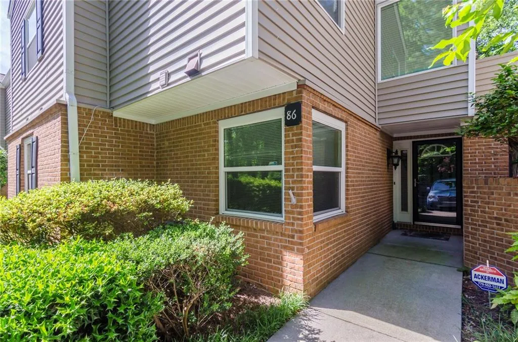 86 Dunwoody Springs Drive Unit 86, Sandy Springs, Georgia 30328, 3 Bedrooms Bedrooms, ,2 BathroomsBathrooms,Residential,Sold,86 Dunwoody Springs Drive Unit 86,5691914