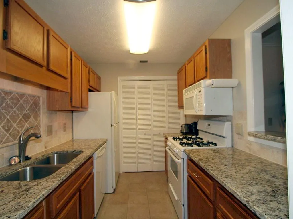 1109 Gettysburg Place, Sandy Springs, Georgia 30350, 2 Bedrooms Bedrooms, ,2 BathroomsBathrooms,Residential,Sold,1109 Gettysburg Place,5773060