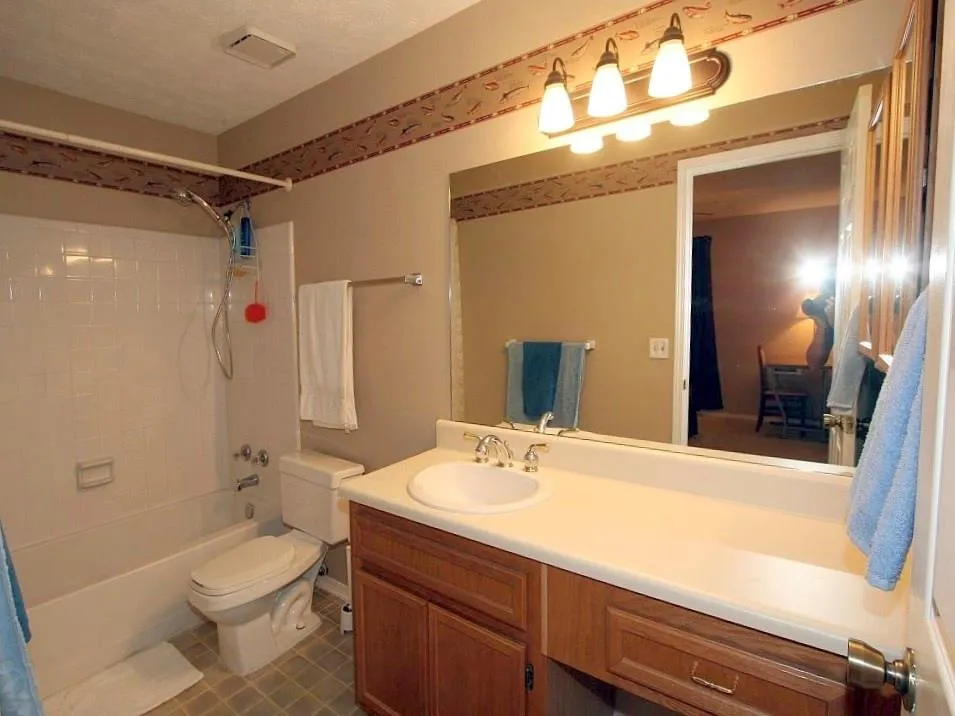 1109 Gettysburg Place, Sandy Springs, Georgia 30350, 2 Bedrooms Bedrooms, ,2 BathroomsBathrooms,Residential,Sold,1109 Gettysburg Place,5773060