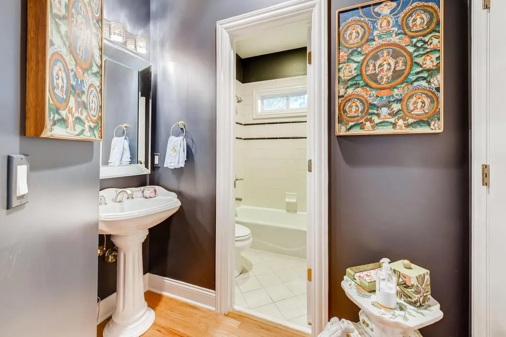 6375 Glenridge Drive Unit 201, Sandy Springs, Georgia 30328, 3 Bedrooms Bedrooms, ,3 BathroomsBathrooms,Residential,Sold,6375 Glenridge Drive Unit 201,6729874