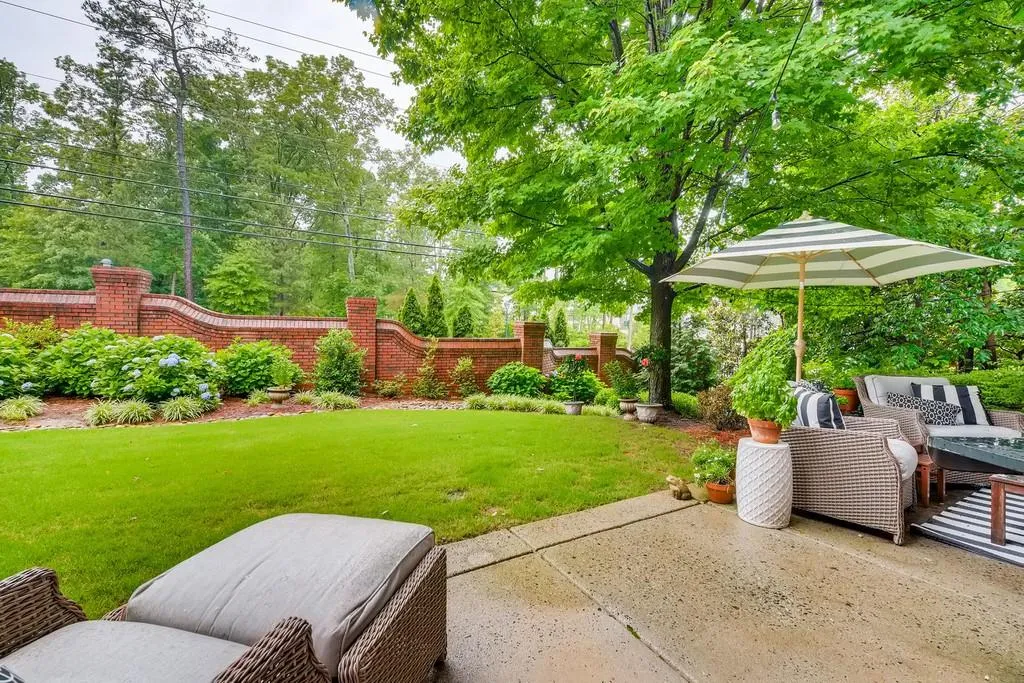 6375 Glenridge Drive Unit 201, Sandy Springs, Georgia 30328, 3 Bedrooms Bedrooms, ,3 BathroomsBathrooms,Residential,Sold,6375 Glenridge Drive Unit 201,6729874