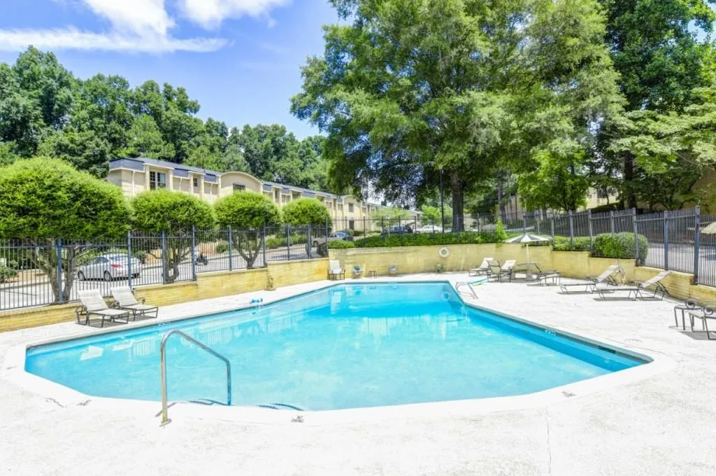 5400 Roswell Road Unit A4, Sandy Springs, Georgia 30342, 2 Bedrooms Bedrooms, ,1 BathroomBathrooms,Residential,Sold,5400 Roswell Road Unit A4,6831340