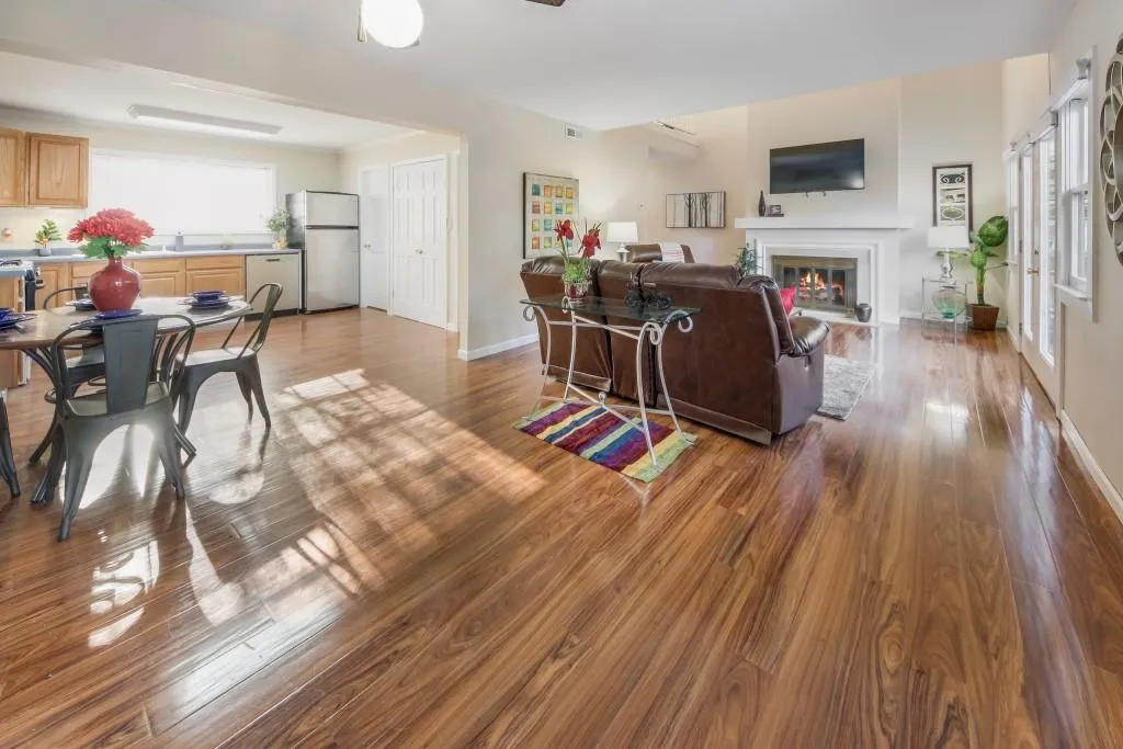 5400 Roswell Road Unit A4, Sandy Springs, Georgia 30342, 2 Bedrooms Bedrooms, ,1 BathroomBathrooms,Residential,Sold,5400 Roswell Road Unit A4,6831340