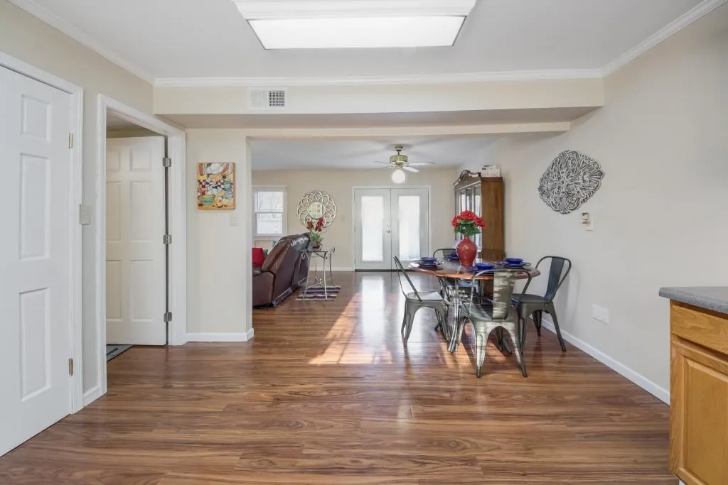 5400 Roswell Road Unit A4, Sandy Springs, Georgia 30342, 2 Bedrooms Bedrooms, ,1 BathroomBathrooms,Residential,Sold,5400 Roswell Road Unit A4,6831340