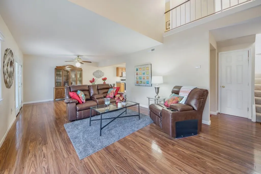 5400 Roswell Road Unit A4, Sandy Springs, Georgia 30342, 2 Bedrooms Bedrooms, ,1 BathroomBathrooms,Residential,Sold,5400 Roswell Road Unit A4,6831340