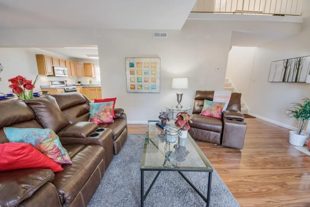 5400 Roswell Road Unit A4, Sandy Springs, Georgia 30342, 2 Bedrooms Bedrooms, ,1 BathroomBathrooms,Residential,Sold,5400 Roswell Road Unit A4,6831340