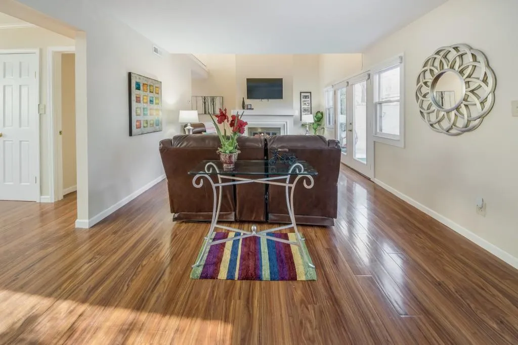 5400 Roswell Road Unit A4, Sandy Springs, Georgia 30342, 2 Bedrooms Bedrooms, ,1 BathroomBathrooms,Residential,Sold,5400 Roswell Road Unit A4,6831340
