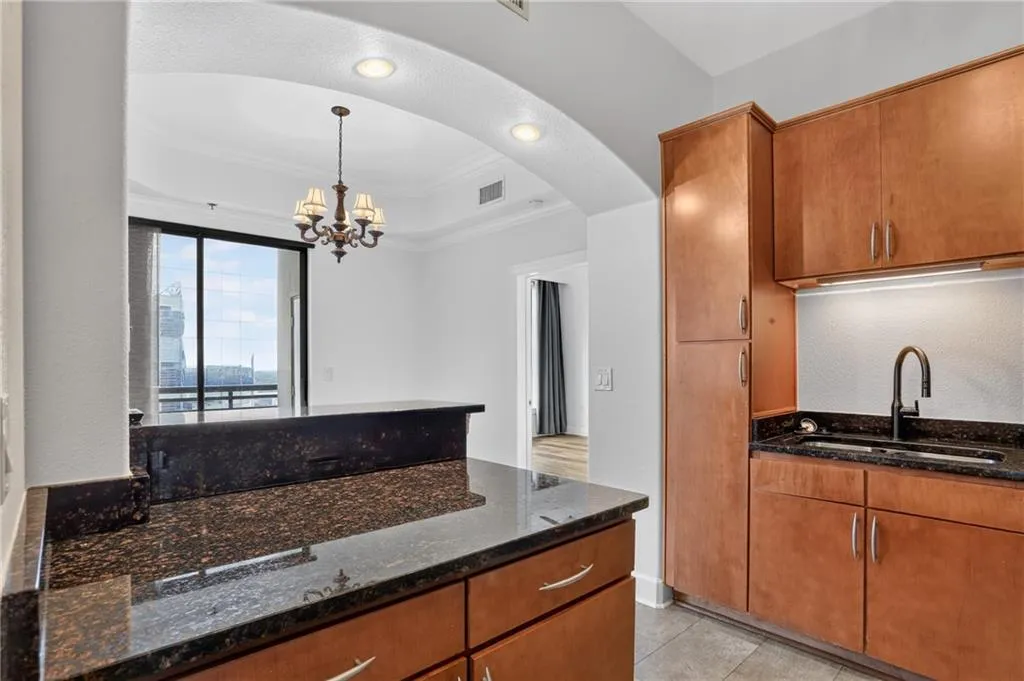 3445 Stratford Road Ne Unit 2307, Atlanta, Georgia 30326, 2 Bedrooms Bedrooms, 0 ,2 BathroomsBathrooms,Residential,For Sale,3445 Stratford Road Ne Unit 2307,7832340