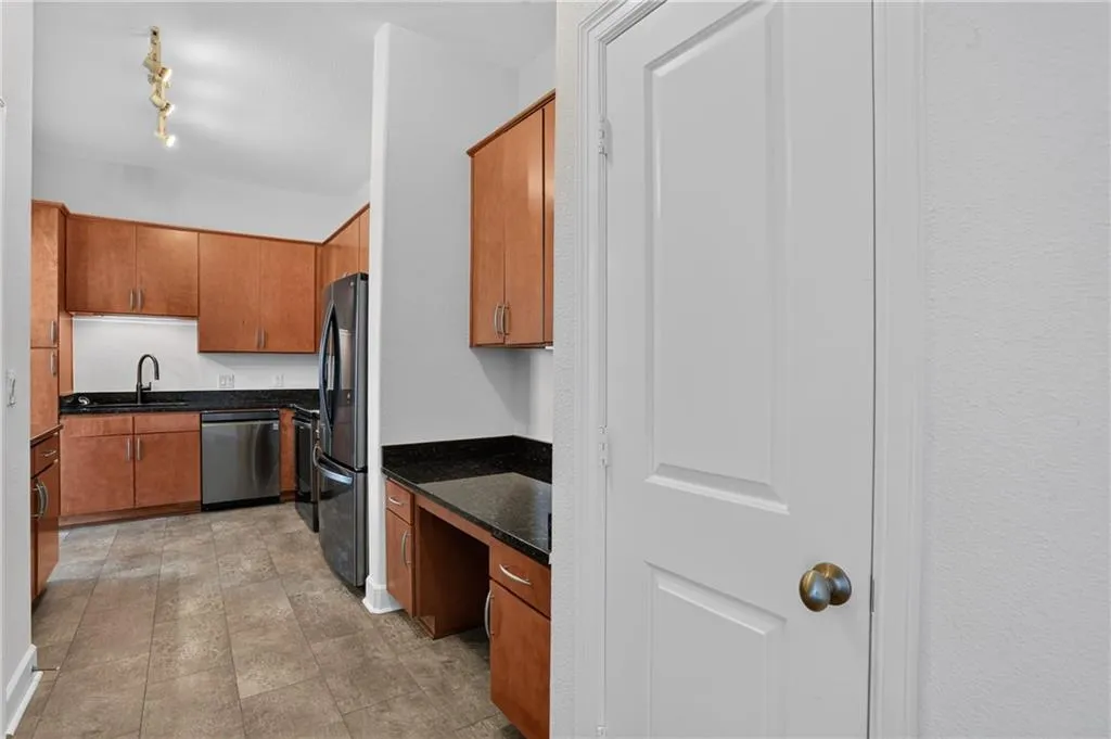 3445 Stratford Road Ne Unit 2307, Atlanta, Georgia 30326, 2 Bedrooms Bedrooms, 0 ,2 BathroomsBathrooms,Residential,For Sale,3445 Stratford Road Ne Unit 2307,7832340