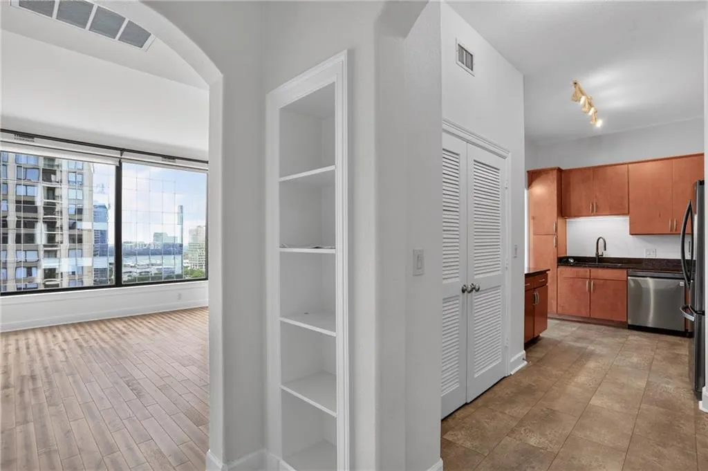 3445 Stratford Road Ne Unit 2307, Atlanta, Georgia 30326, 2 Bedrooms Bedrooms, 0 ,2 BathroomsBathrooms,Residential,For Sale,3445 Stratford Road Ne Unit 2307,7832340