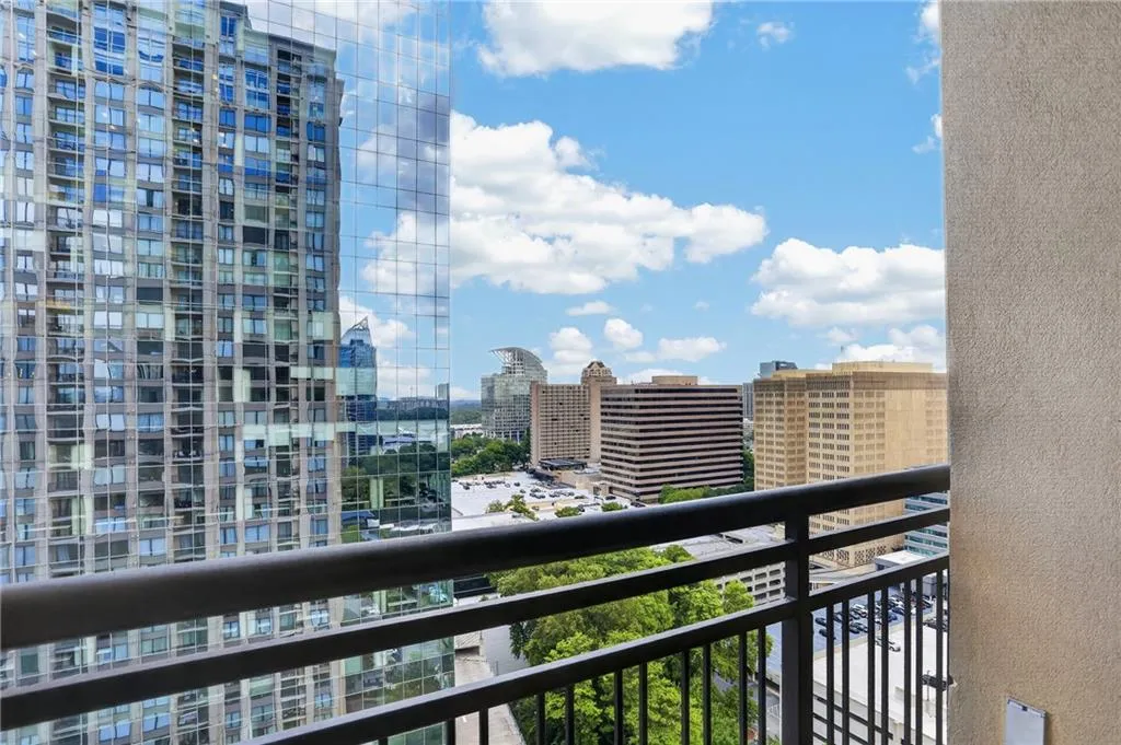 3445 Stratford Road Ne Unit 2307, Atlanta, Georgia 30326, 2 Bedrooms Bedrooms, 0 ,2 BathroomsBathrooms,Residential,For Sale,3445 Stratford Road Ne Unit 2307,7832340
