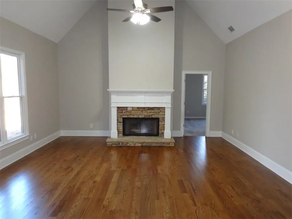 720 Ne Hunting View Point Ne, Sandy Springs, Georgia 30328, 4 Bedrooms Bedrooms, ,3 BathroomsBathrooms,Residential,Sold,720 Ne Hunting View Point Ne,5989140