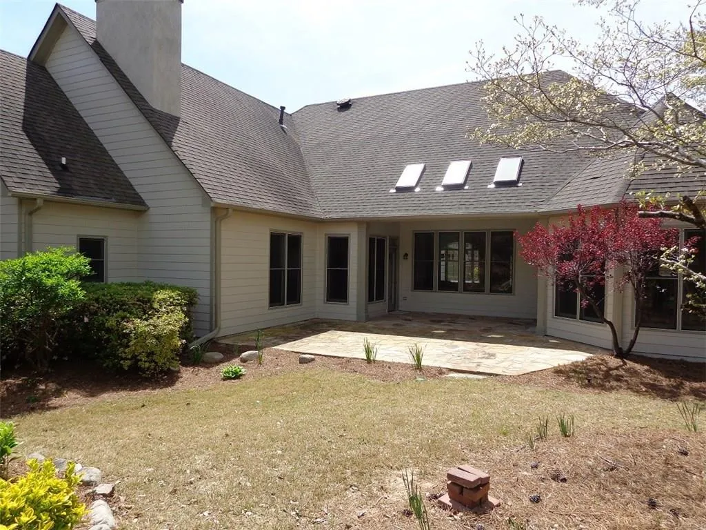 720 Ne Hunting View Point Ne, Sandy Springs, Georgia 30328, 4 Bedrooms Bedrooms, ,3 BathroomsBathrooms,Residential,Sold,720 Ne Hunting View Point Ne,5989140