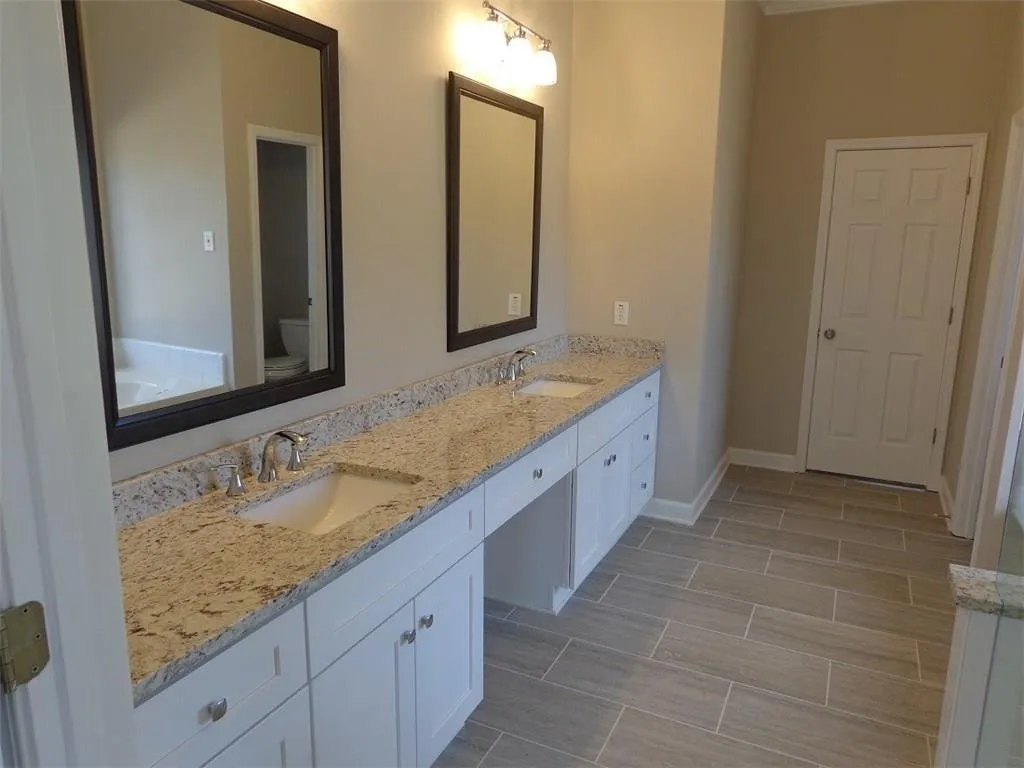 720 Ne Hunting View Point Ne, Sandy Springs, Georgia 30328, 4 Bedrooms Bedrooms, ,3 BathroomsBathrooms,Residential,Sold,720 Ne Hunting View Point Ne,5989140