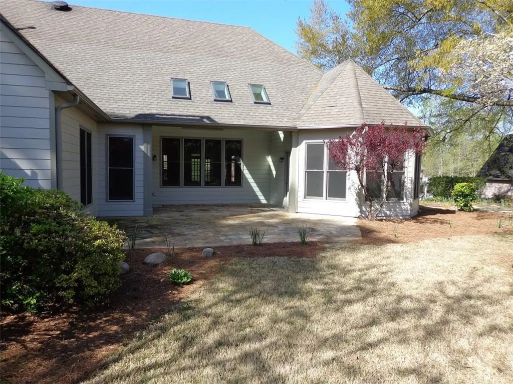 720 Ne Hunting View Point Ne, Sandy Springs, Georgia 30328, 4 Bedrooms Bedrooms, ,3 BathroomsBathrooms,Residential,Sold,720 Ne Hunting View Point Ne,5989140