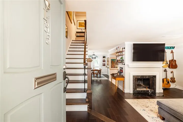 135 Woodmere Square Nw, Atlanta, Georgia 30327