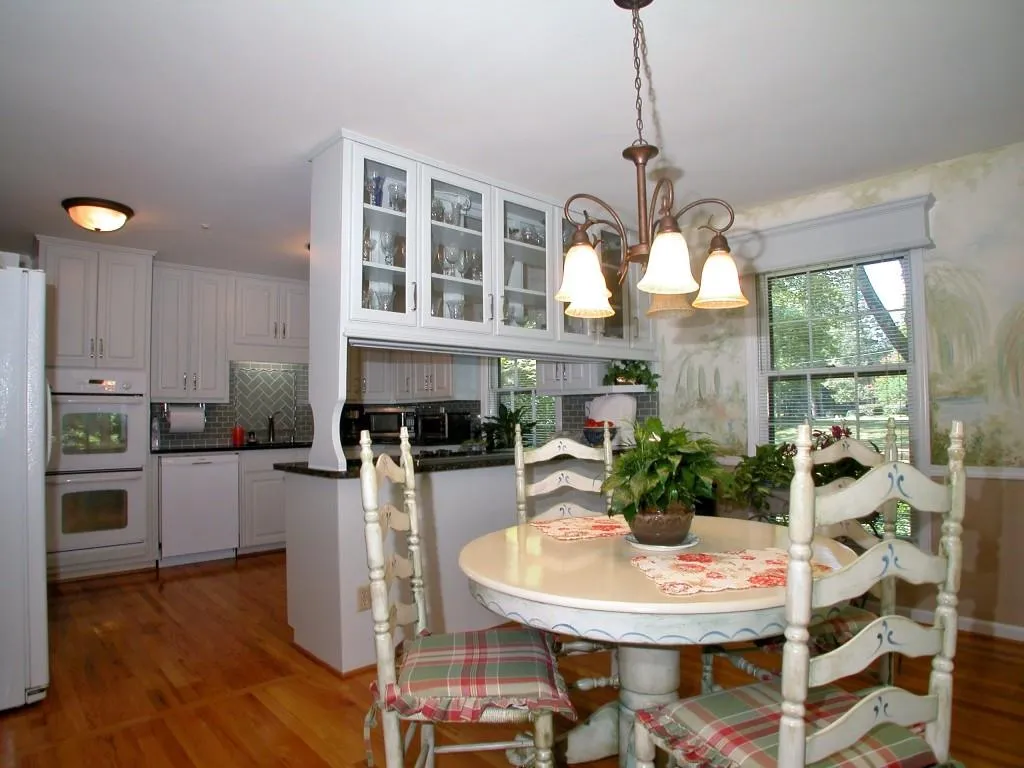 635 Wyncourtney Drive, Sandy Springs, Georgia 30328, 3 Bedrooms Bedrooms, ,2 BathroomsBathrooms,Residential,Sold,635 Wyncourtney Drive,5594542