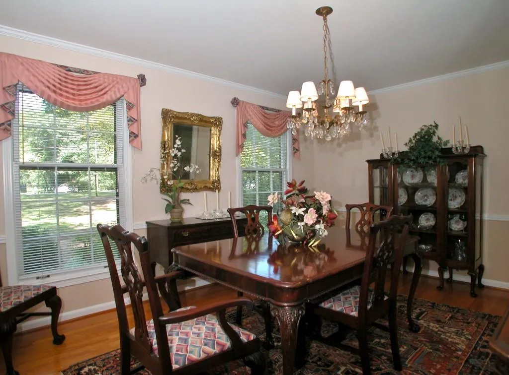 635 Wyncourtney Drive, Sandy Springs, Georgia 30328, 3 Bedrooms Bedrooms, ,2 BathroomsBathrooms,Residential,Sold,635 Wyncourtney Drive,5594542