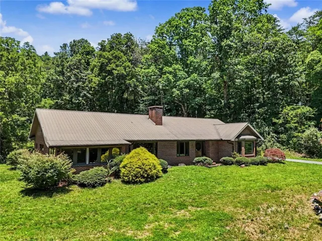 1624 Bettys Creek, Rabun Gap, Georgia 30568