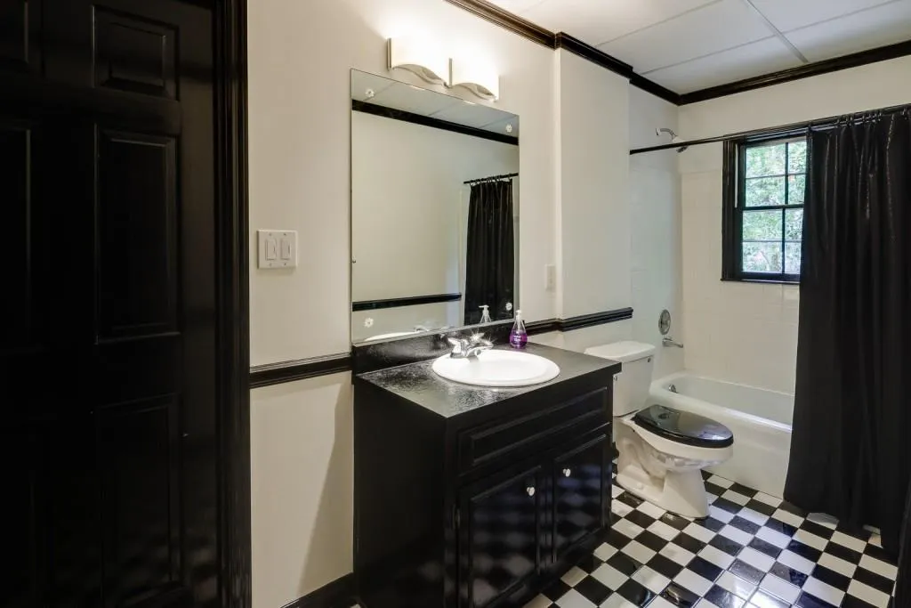 3195 Spalding Drive, Atlanta, Georgia 30350, 5 Bedrooms Bedrooms, ,4 BathroomsBathrooms,Residential,Sold,3195 Spalding Drive,7201899