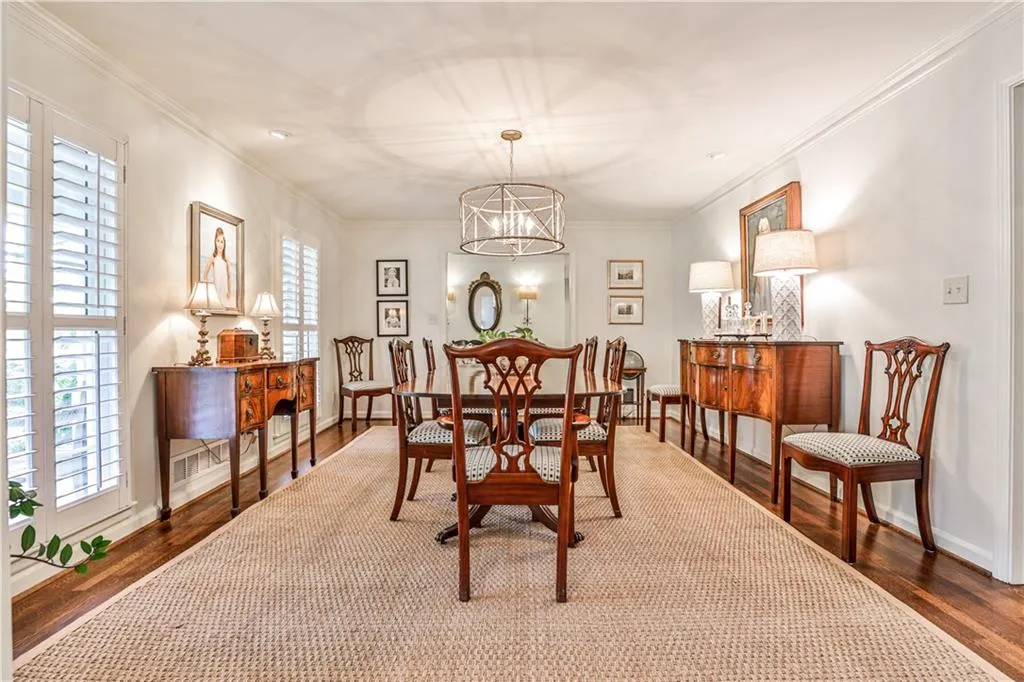 4750 Brinkley Lane, Atlanta, Georgia 30342, 3 Bedrooms Bedrooms, ,2 BathroomsBathrooms,Residential,Sold,4750 Brinkley Lane,7137083